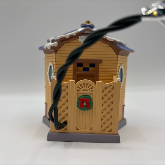 Hallmark Keepsake Ornament Dated 2002 Village Toy Shop Handcrafted - Picture 5 of 12